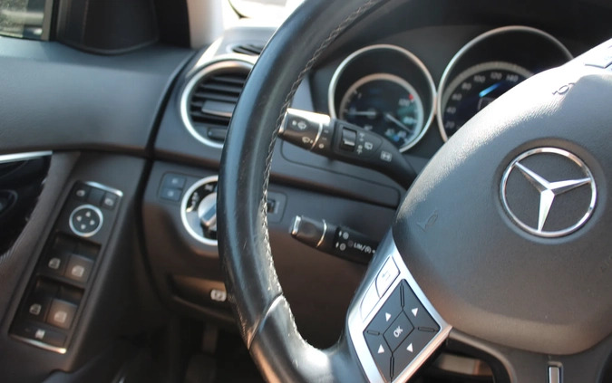 Mercedes-Benz Klasa C cena 42800 przebieg: 215000, rok produkcji 2012 z Sztum małe 667